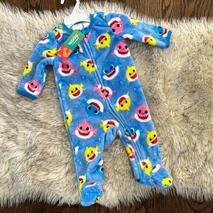 3-6M NWT Pinkfong Baby Shark Sleep N Play